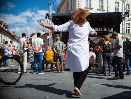S soncem obsijan drugi festivalski dan 50. Dnevov narodnih noš in oblačilne dediščine v Kamniku (21)